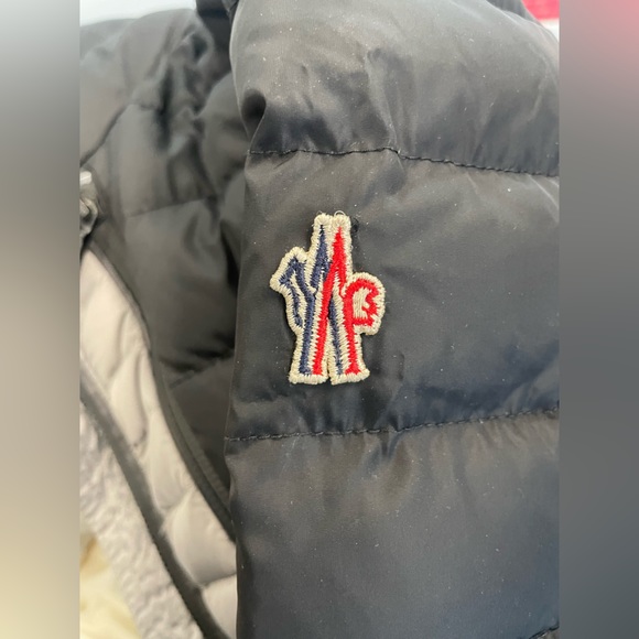 Authentic Moncler Grenoble Women’s Two-toned Ski Jacket Size 2 - Picture 11 of 12